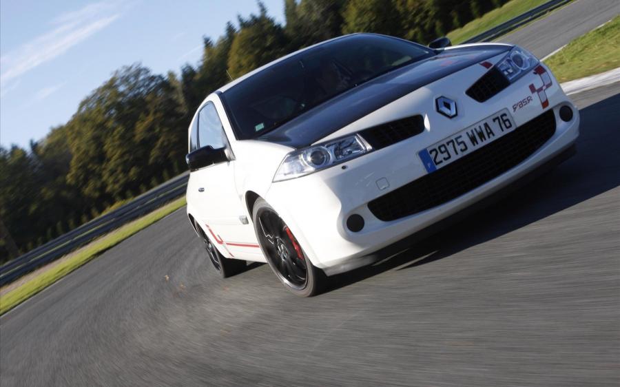  Renault Megane RS R26.R 2008 года  (фото 13 из 86)